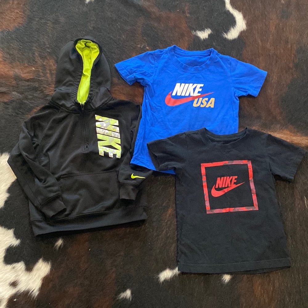 Boys size 6 Nike pullover jacket and shirts